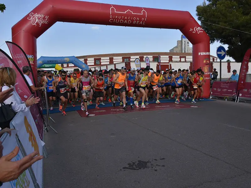 Salida Media Marat&oacute;n Almagro 2022