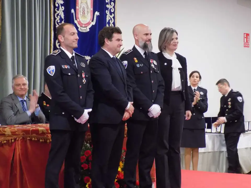 polic&iacute;a-premio3