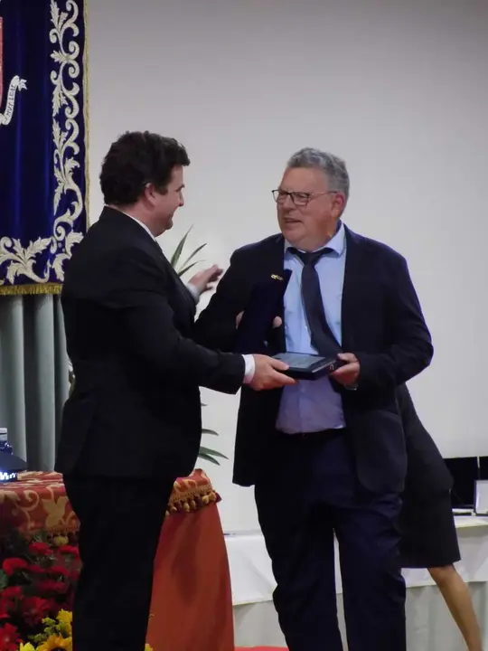 polic&iacute;a-premio-8