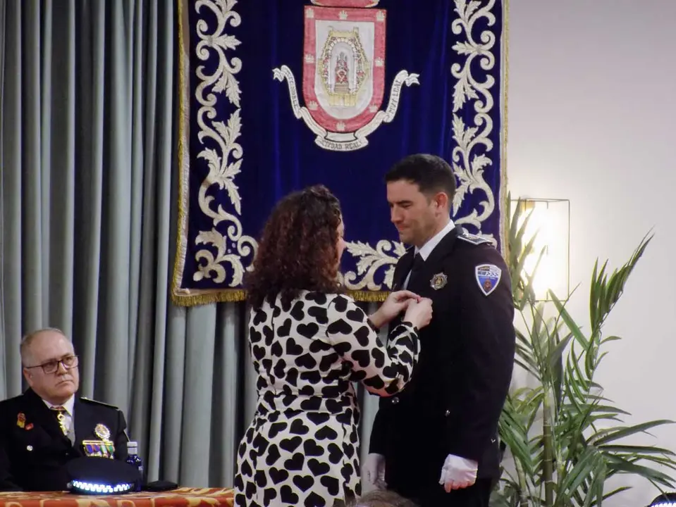 polic&iacute;a-premio-14