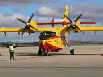 Avi&oacute;n contra incendios.