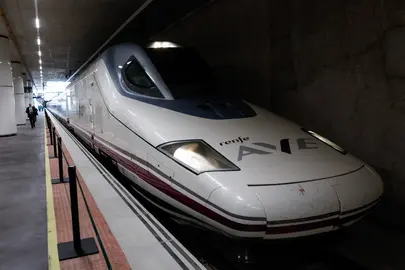 19-12-22 Acto de inauguraci&oacute;n de la l&iacute;nea de alta velocidad, Madrid - Murcia con la presencia de la ministra de transportes Raquel S&aacute;nchez Jim&eacute;nez, el presidente del gobierno, Pedro S&aacute;nchez, el presidente de la comunidad valenciana, Ximo Puig, el presidente de la regi&oacute;n de Murcia, Fernando L&oacute;pez Miras y su majestad el Rey.