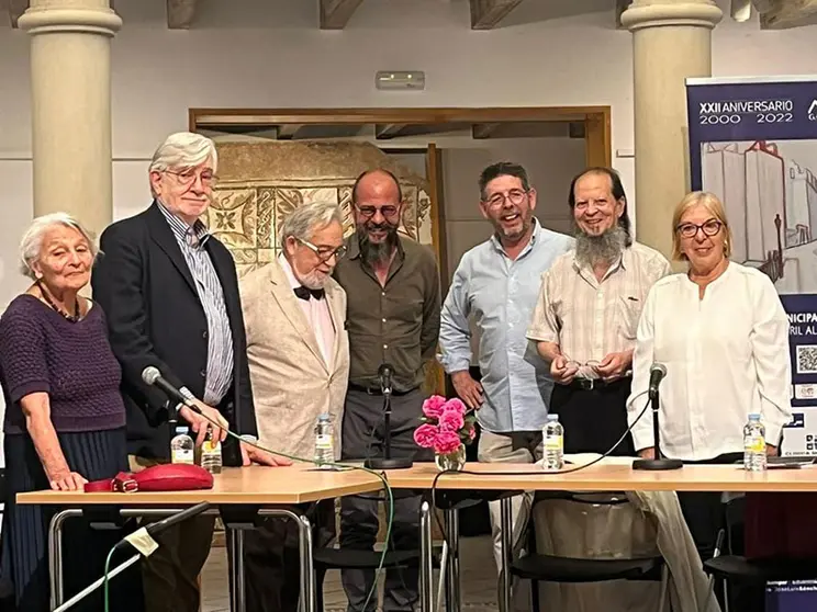 Gianna Prodán, Fernando Fernán Gómez (hijo del célebre actor y director y de María Dolores Pradera), José Fernando Sánchez Ruiz (el que fue creador y director del Patronato Municipal de Cultura) y la también crítica Julia Sáenz Angulo integraban esta segunda mesa.