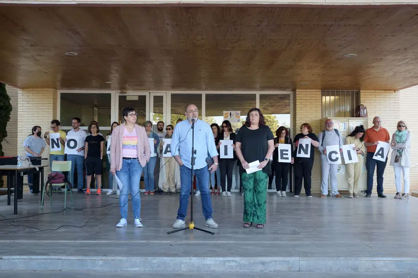 20220525_Concentración IES por agrasion a profesores02_AdeAlba