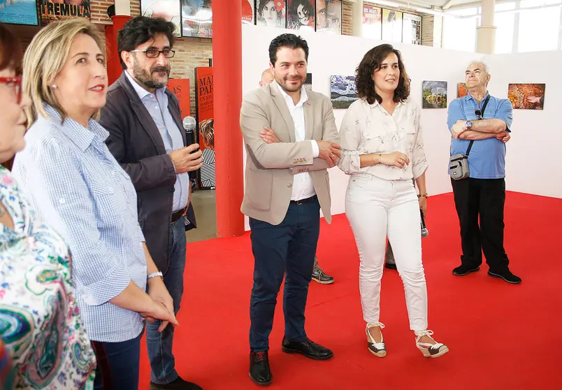 Un momento durante la inauguración de la exposición en Calzada de Calatrava