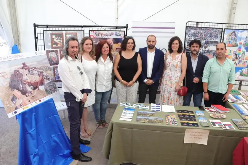 EuropaPress_4515745_viceconsejera_cultura_asiste_xvi_feria_muestras_cultura_rabanera