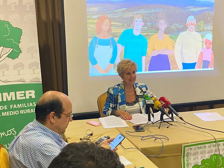 Carmen Quintanilla habla sobre el Pacto rural europeo