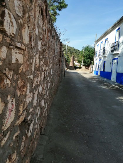 El Ayuntamiento lleva a cabo arreglos urbanos periódicamente en Minas del Horcajo