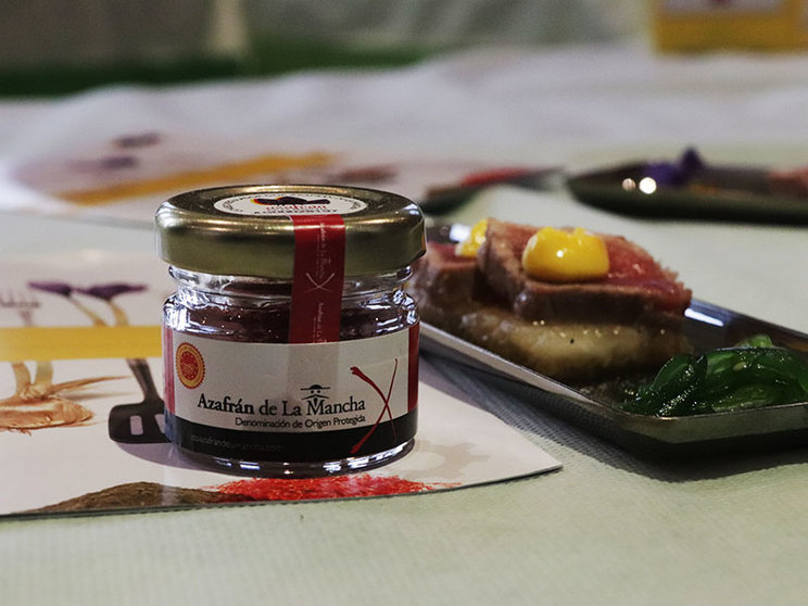 El restaurante ‘Casa Pepe’ de Carrión de Calatrava propuso primero un tataki de atún rojo sobre melón de Membrilla con aceite y mayonesa elaboradas con azafrán de la Mancha.