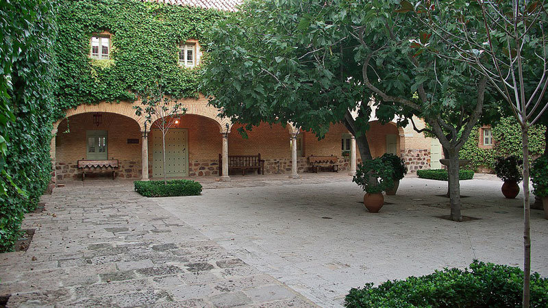 Convento de Santa Catalina, donde hoy se sitúa el Parador Nacional de Turismo. Fuente: wikipedia