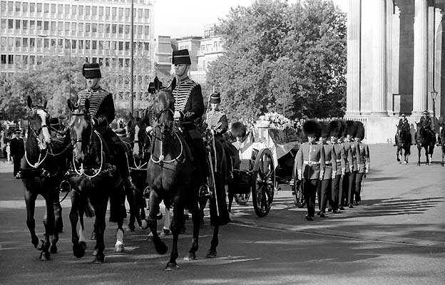 El funeral de la princesa de Gales en St James Park, Londres.                                                                                  Fuente: Wikipedia