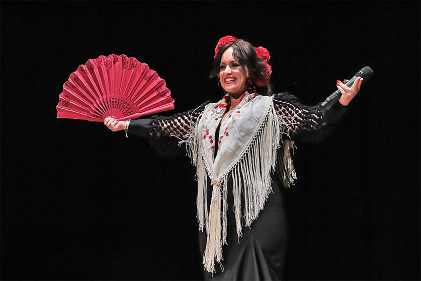 Laura García, en plena interpretación anoche en el Teatro Municipal