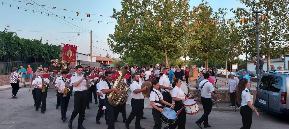 fiestas casas del río, procesión banda