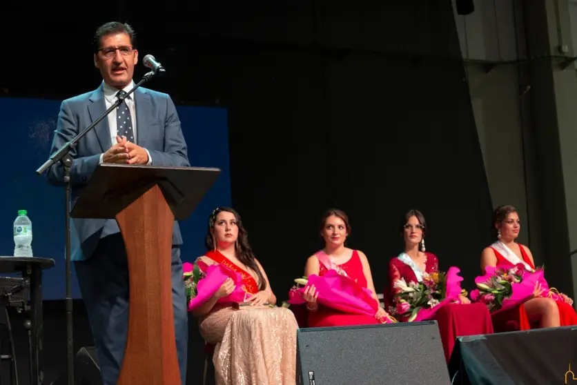 EuropaPress_4684352_presidente_diputacion_ciudad_real_jose_manuel_caballero_fiestas_piedrabuena