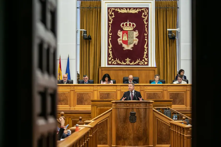 Toledo, 4 de octubre de 2022.- El presidente de Castilla-La Mancha, Emiliano García-Page, interviene en el Debate del Estado de la Región que se celebra en las Cortes de Castilla-La Mancha. (Fotos: D. Esteban González // JCCM)