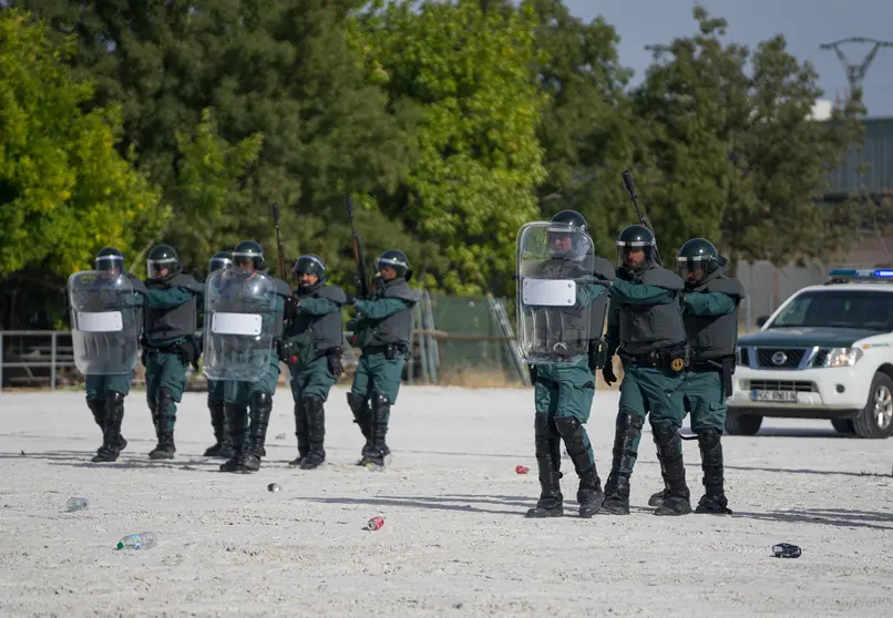 EuropaPress_4733485_seprona_gedex_helicoptero_guardia_civil_exhiben_junto_otras_especialidades