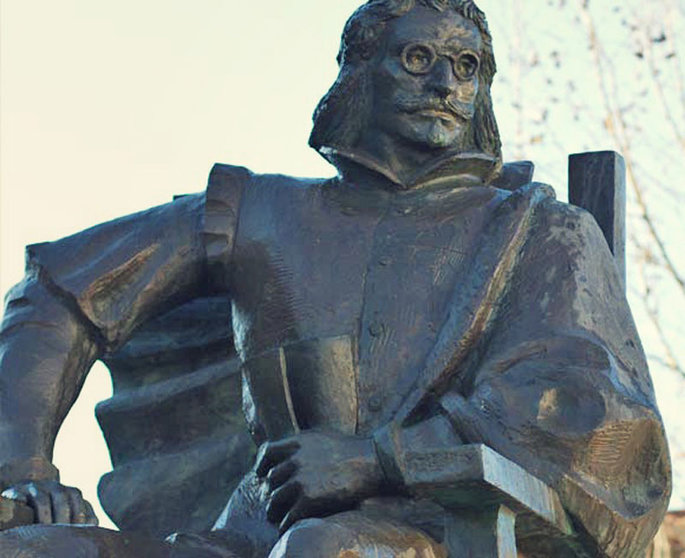 Estatua de Quevedo en Torre de Juan Abad. Fuente: terralaminitana.com
