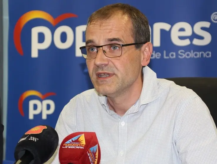 -Antonio Valiente en rueda de prensa