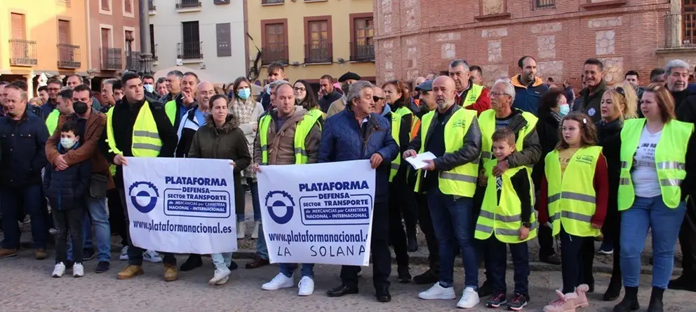 Concentraci&oacute;n en la Plaza Mayor (marzo 2022)