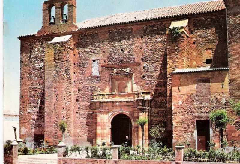 Iglesia de Santa Ana en los año 70. Fuente: foro-ciudad.com