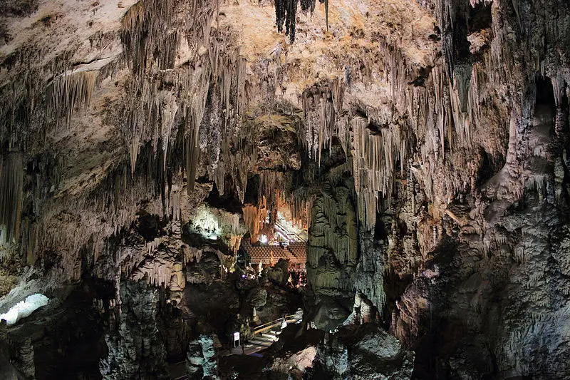 Una imagen de las Cuevas de Nerja. Fuente: es.wikipedia.org