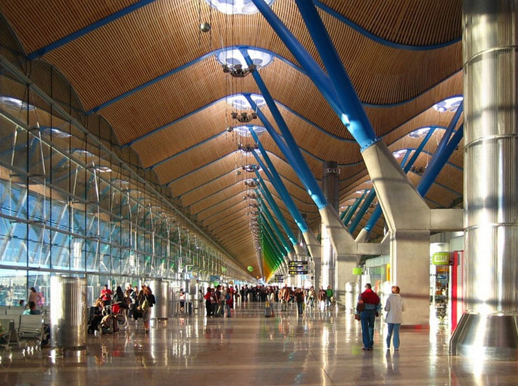 T4 del aeropuerto de Barajas, hoy “Adolfo Suarez”. Fuente: es.wikipedia.org