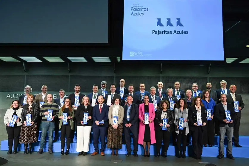 EuropaPress_4992860_ndp_edicion_pajaritas_azules_premia_ayuntamientos_cataluna_compromiso