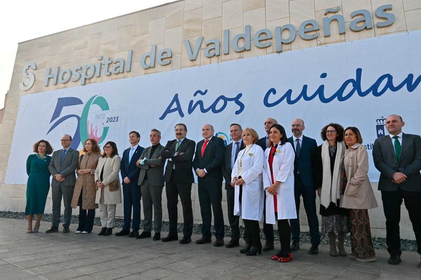 EuropaPress_4995215_conmemoracion_50_anos_hospital_valdepenas
