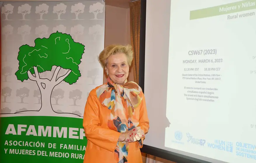 Carmen-Quintanilla-presenta-side-event