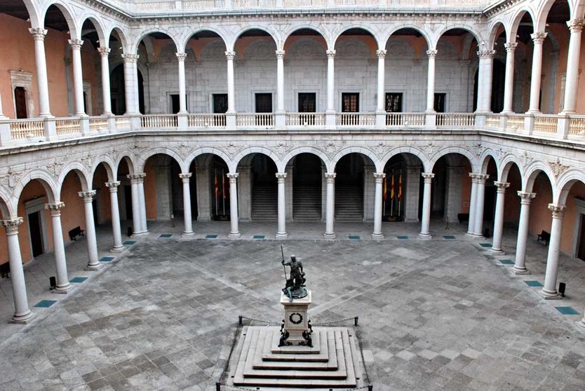 Patio de Carlos V del Museo del Ejército. Fuente: es.wikipedia.org