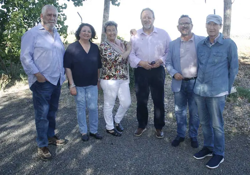 Juan Camacho, Antonia Piqueras, Teresa Sánchez, Alfredo Jesús Sánchez, Luis Díaz-Cacho y José González Ortiz en la celebración de Poesía en La Estación