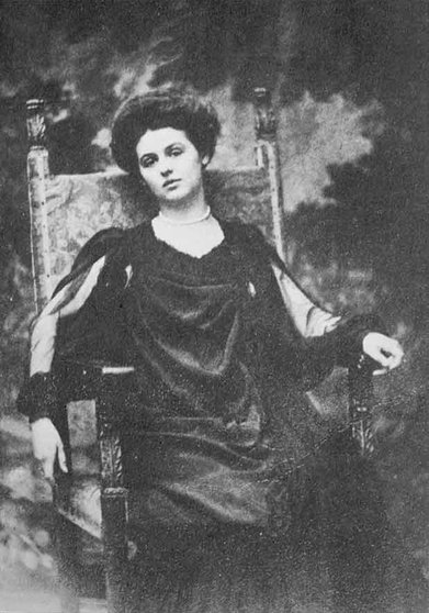 “Renée Vivien”, poeta británica. Fuente: es.wikipedia.org