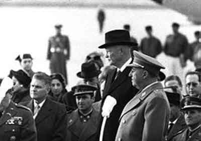 El presidente estadounidense Dwight D. Eisenhower junto al dictador Francisco Franco. Fuente: es.wikipedia.org