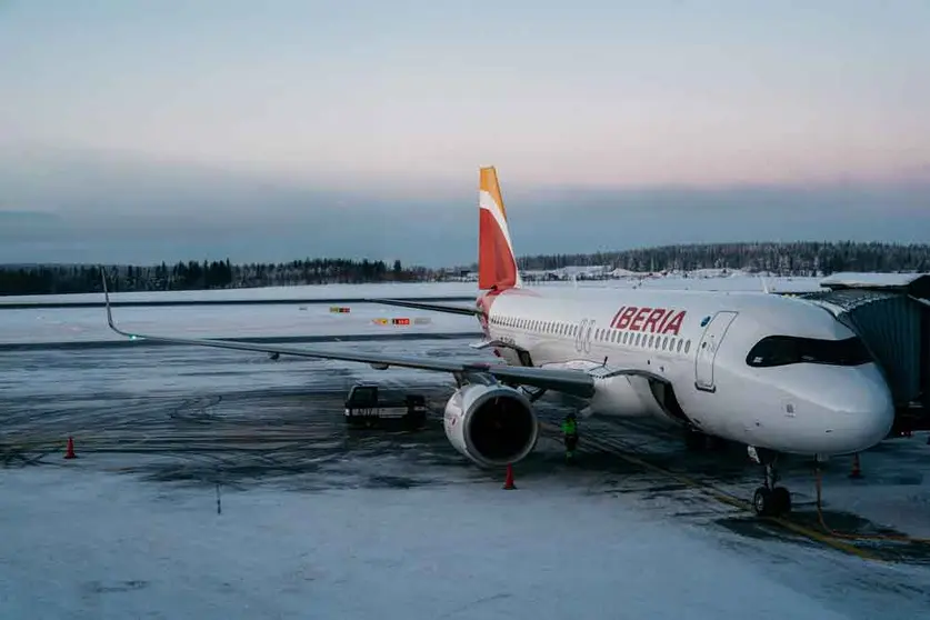 EuropaPress_5617348_avion_iberia_realiza_ruta_madrid_rovaniemi_capital_laponia