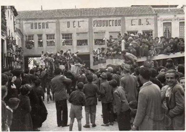 Momento del Ofertorio herenciano en los años 50. Fuente: carnavaldeherencia.es