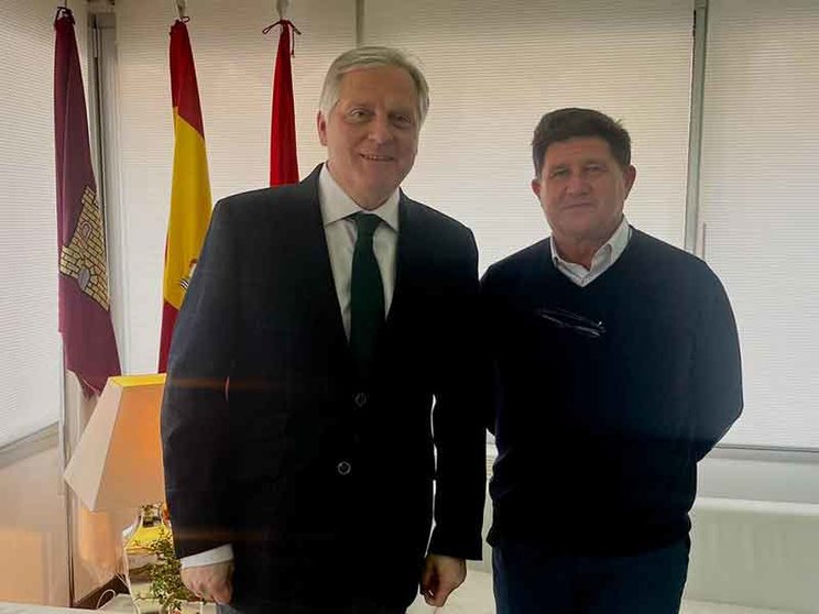 El alcalde de Ciudad Real, Francisco Cañizares con el alcalde de Picón, Rafael Rodríguez.