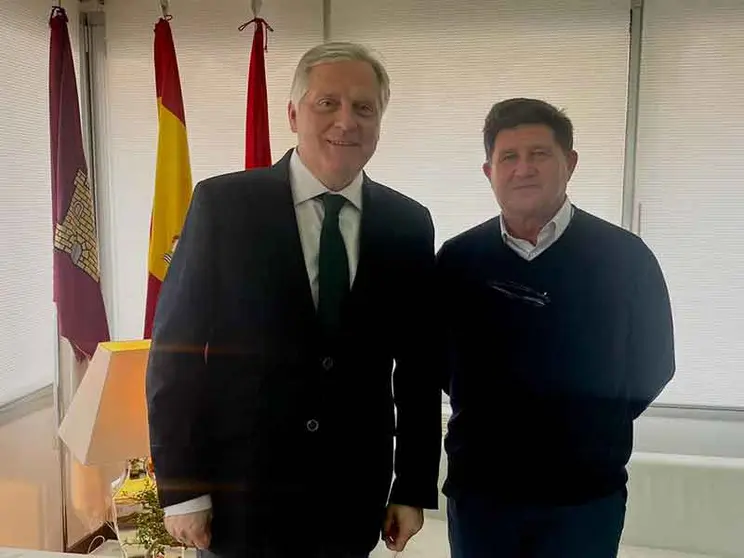 El alcalde de Ciudad Real, Francisco Cañizares con el alcalde de Picón, Rafael Rodríguez.