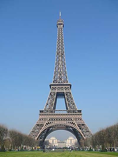 La Torre Eiffel (París). Fuente: es.wikipedia.org