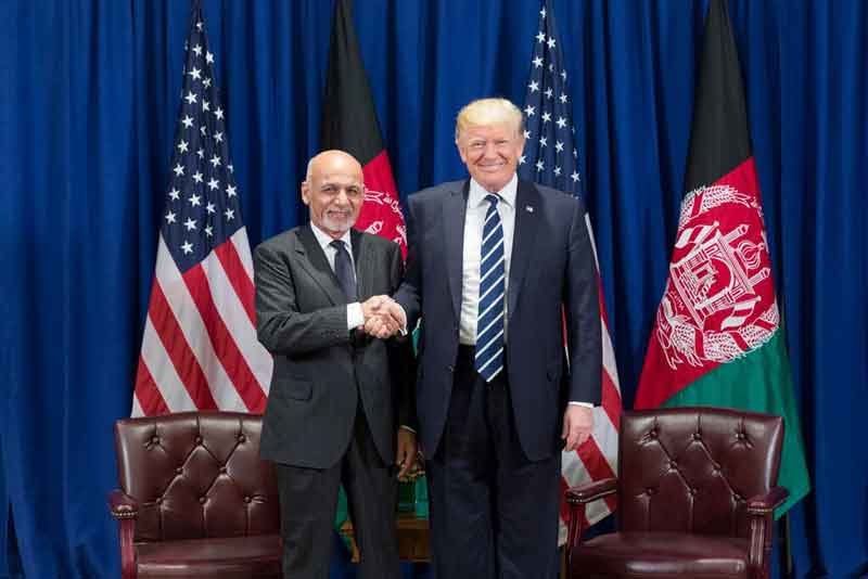 Donald Trump y el presidente afgano Ashraf Ghani. Fuente: es.wikipedia.org