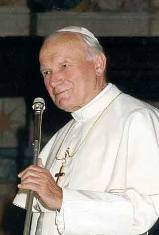 El Papa Juan Pablo II. Fuente: es.wikipedia.org