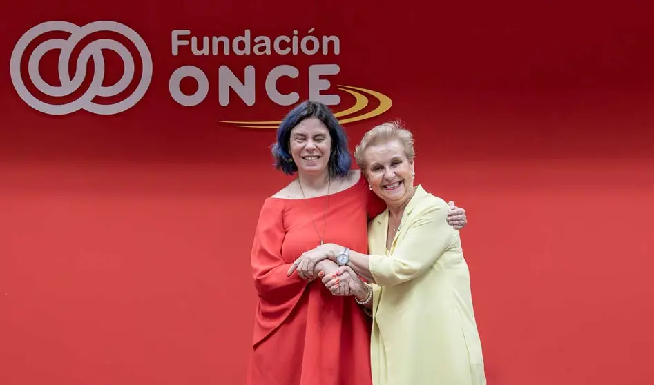 Virginia-Carcedo-y-Carmen-Quintanilla-(002)