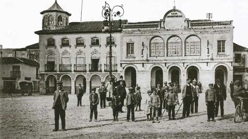 Antigua imagen de Manzanares. Fuente: manzanareshistoria.es