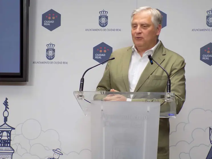 francisco-ca&ntilde;izares-2