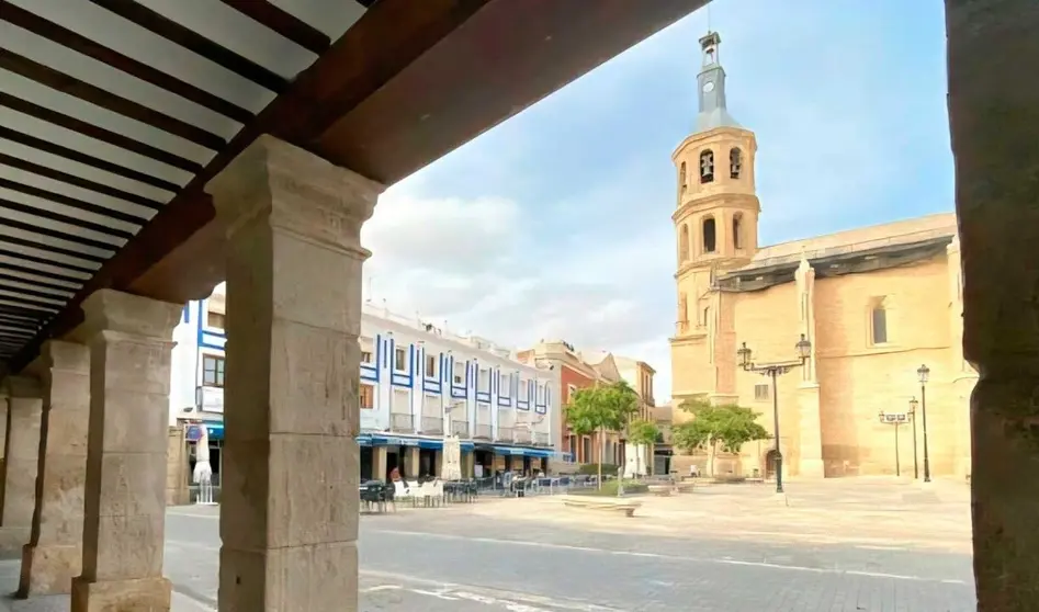 plaza-espa&ntilde;a-valdepe&ntilde;as