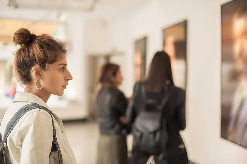 exposicion-mujer