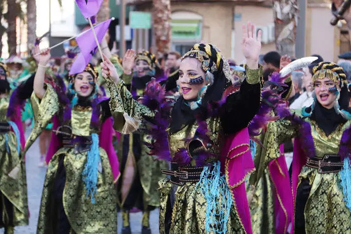 comparsas-y-carrozas-manzanares