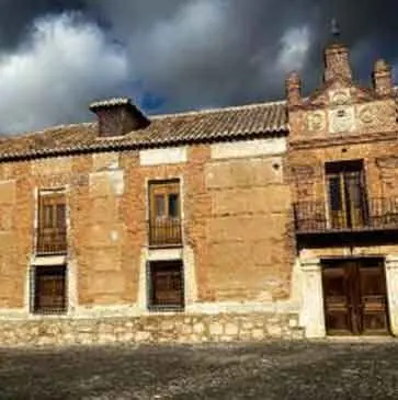 Palacio de la Claver&iacute;a, usado como colegio a mediados del siglo XX. Fuente: cultura.castillalamancha.es