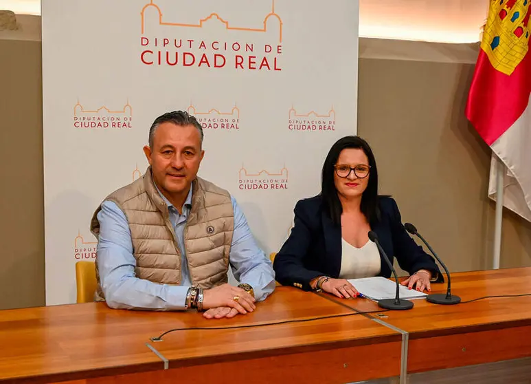 adri&aacute;n-fern&aacute;ndez-y-roc&iacute;o-zarco