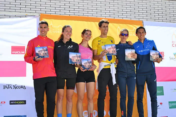 Podium-(006)