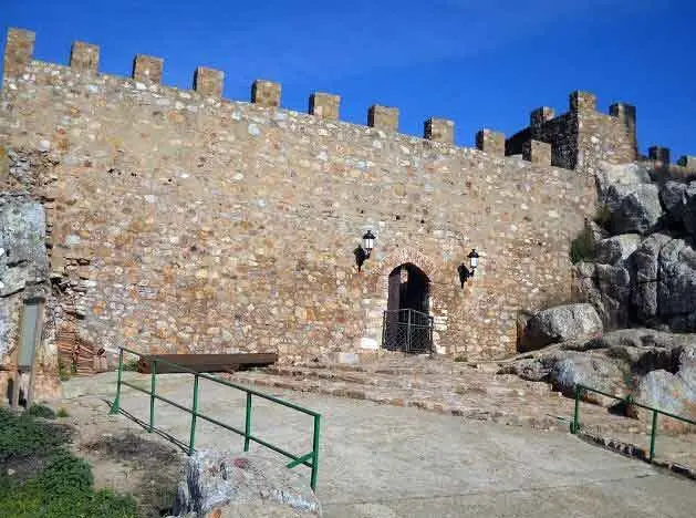 Castilo Ermita de la Virgen del Castillo (Chill&oacute;n). Fuente: ciudad-real.es